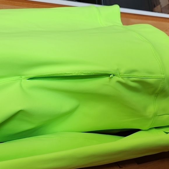 Athleta, NWOT, Sz L, Cool Weather Run Top, Neon Green - Picture 8 of 16